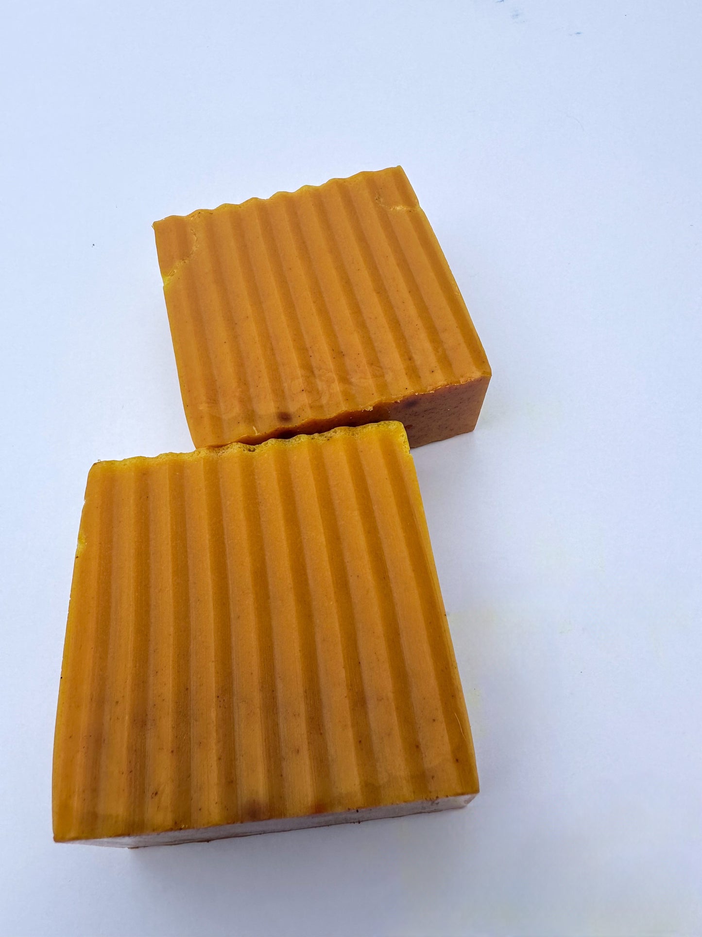 Kween’s Glow Turmeric & Honey Brightening Bar